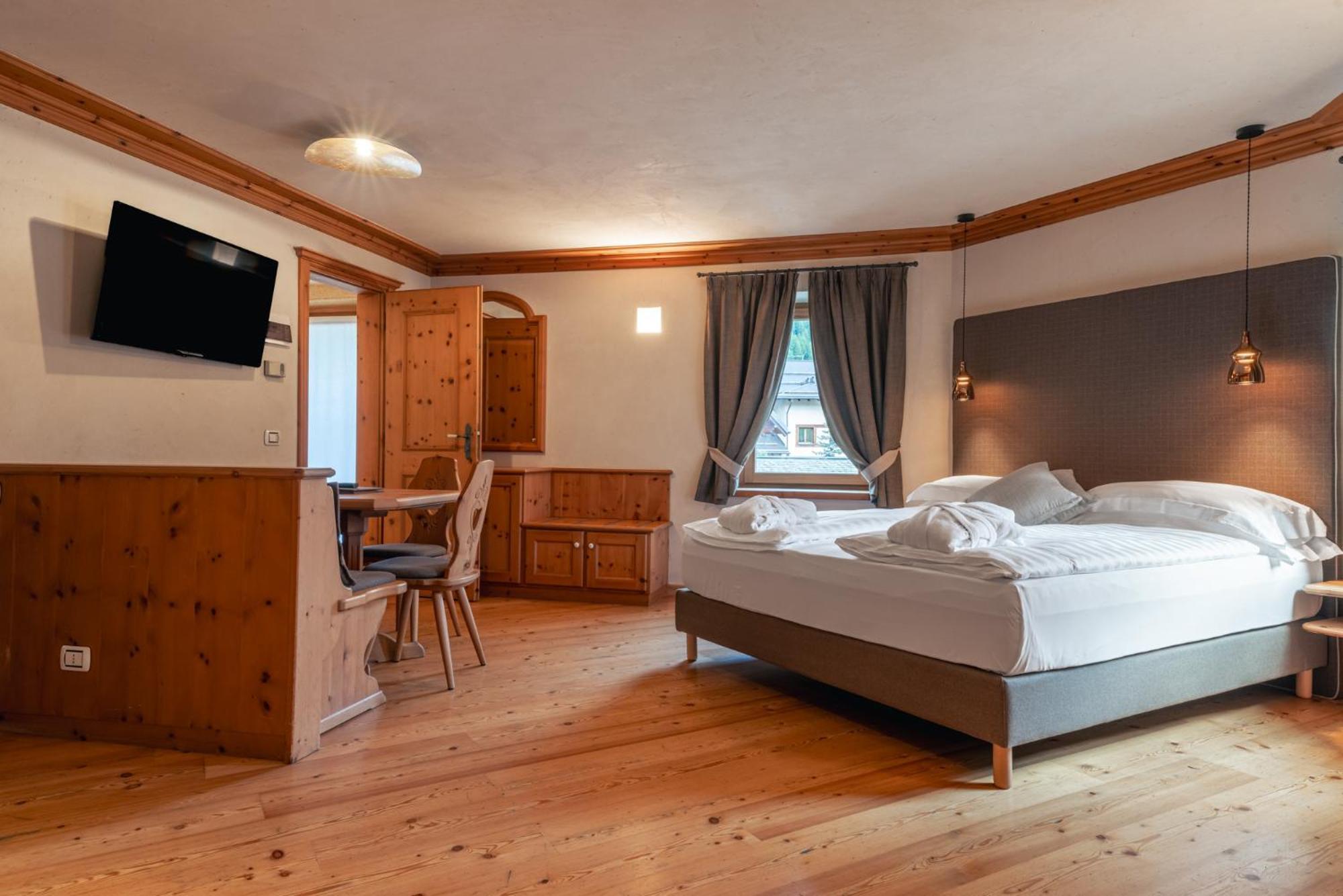 Junior Suite Mountain View