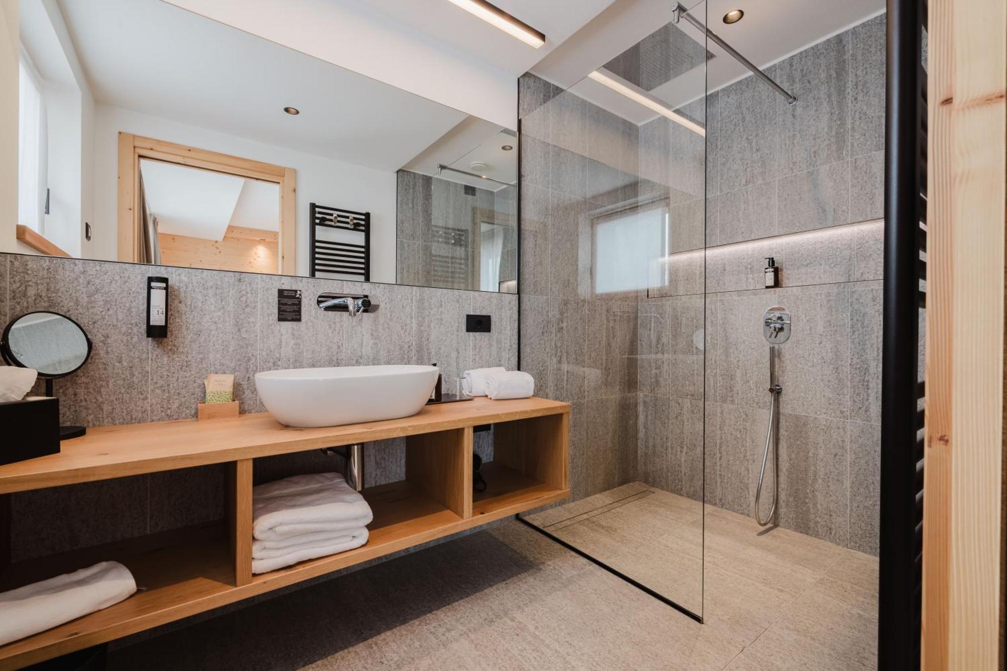 Superior Double or Twin Room Mountain View