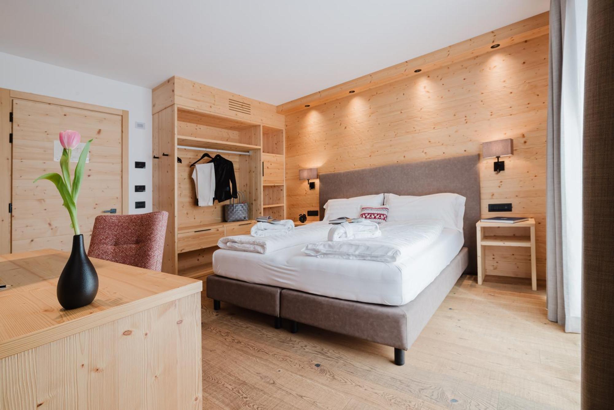 Double or Twin Room Mountain View