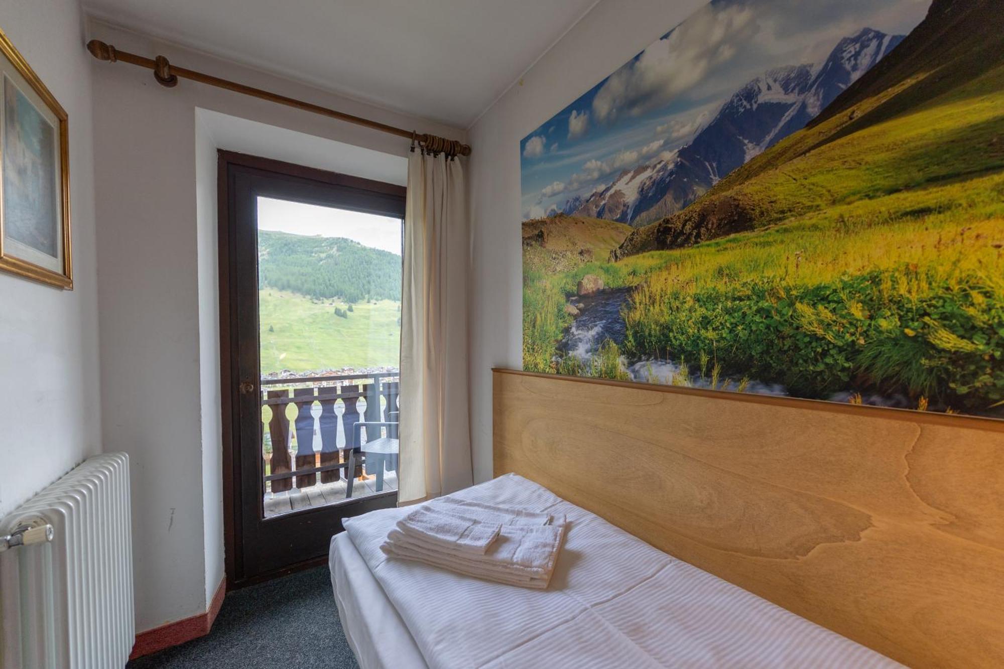 Economy Triple Room