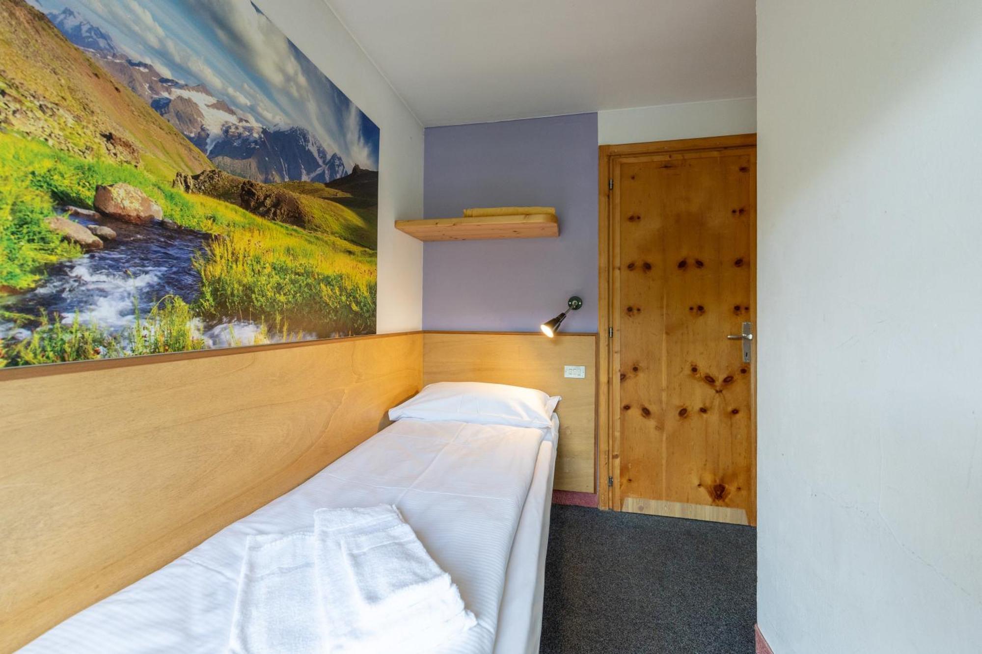 Economy Triple Room
