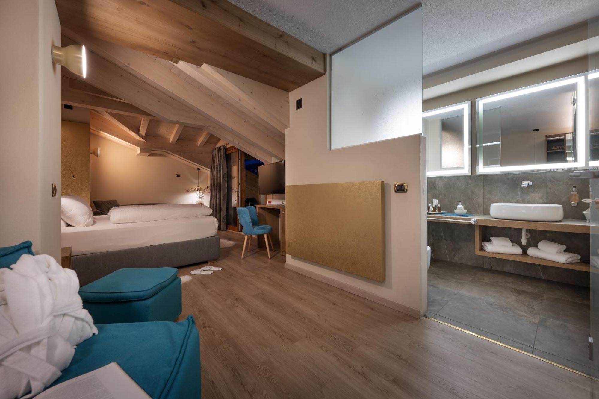 Deluxe Junior Suite