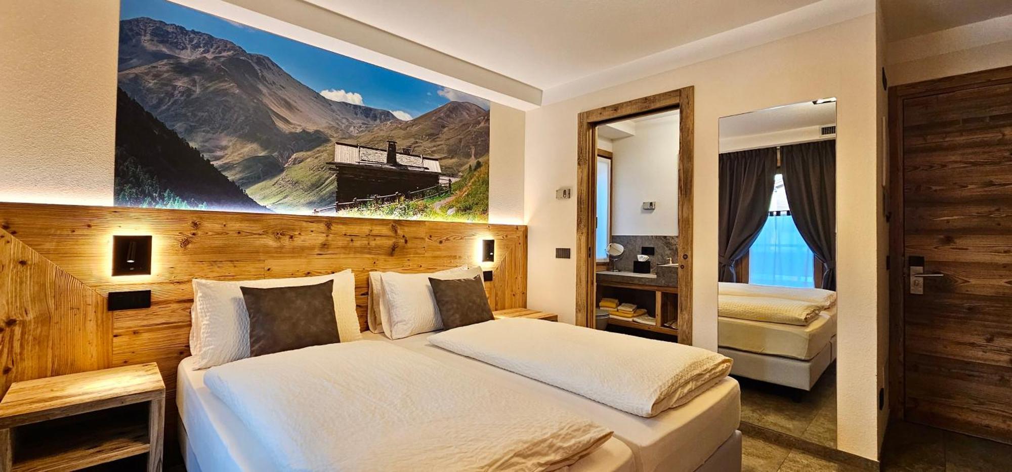 Deluxe Double or Twin Room