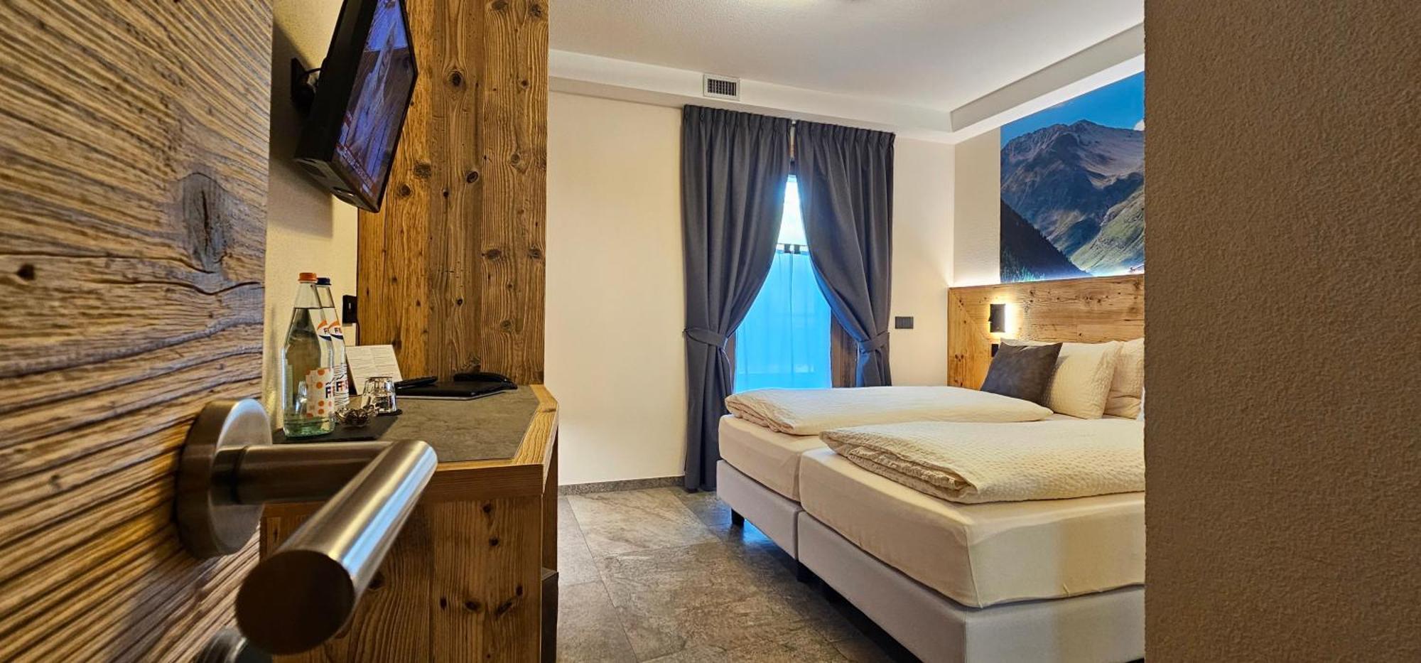 Deluxe Double or Twin Room