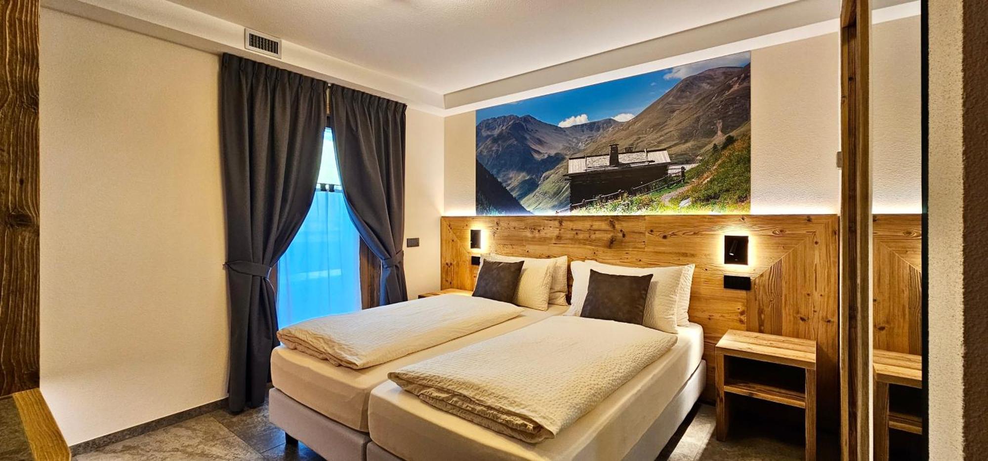 Deluxe Double or Twin Room