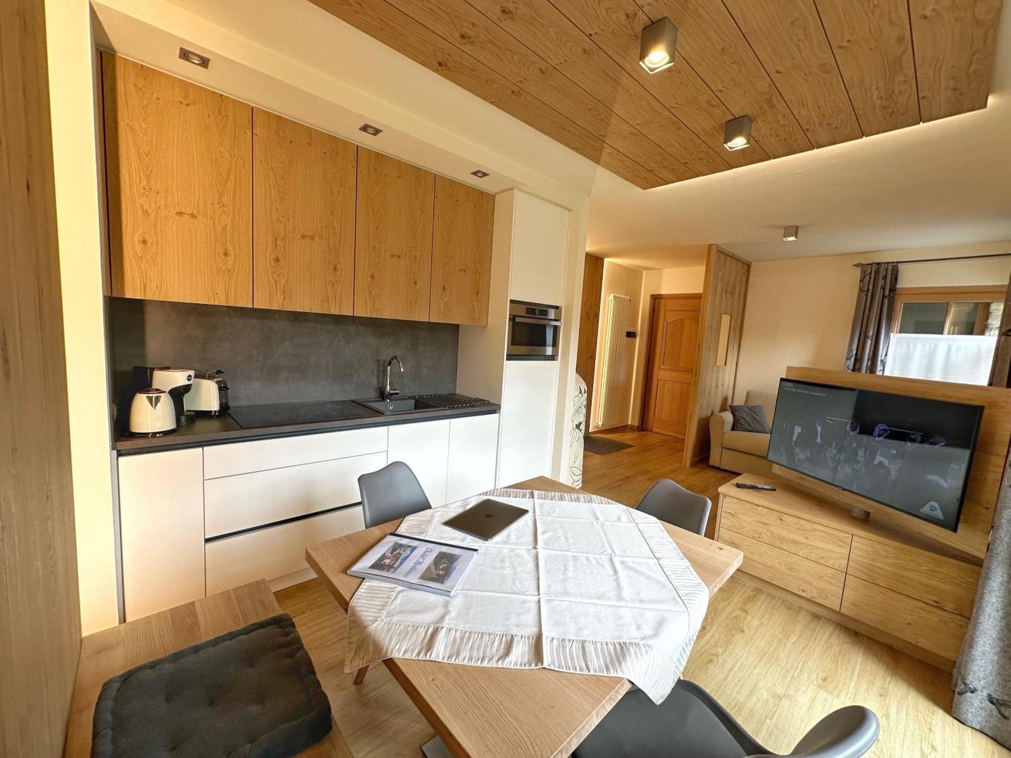 Superior One-Bedroom Apartment Balcony