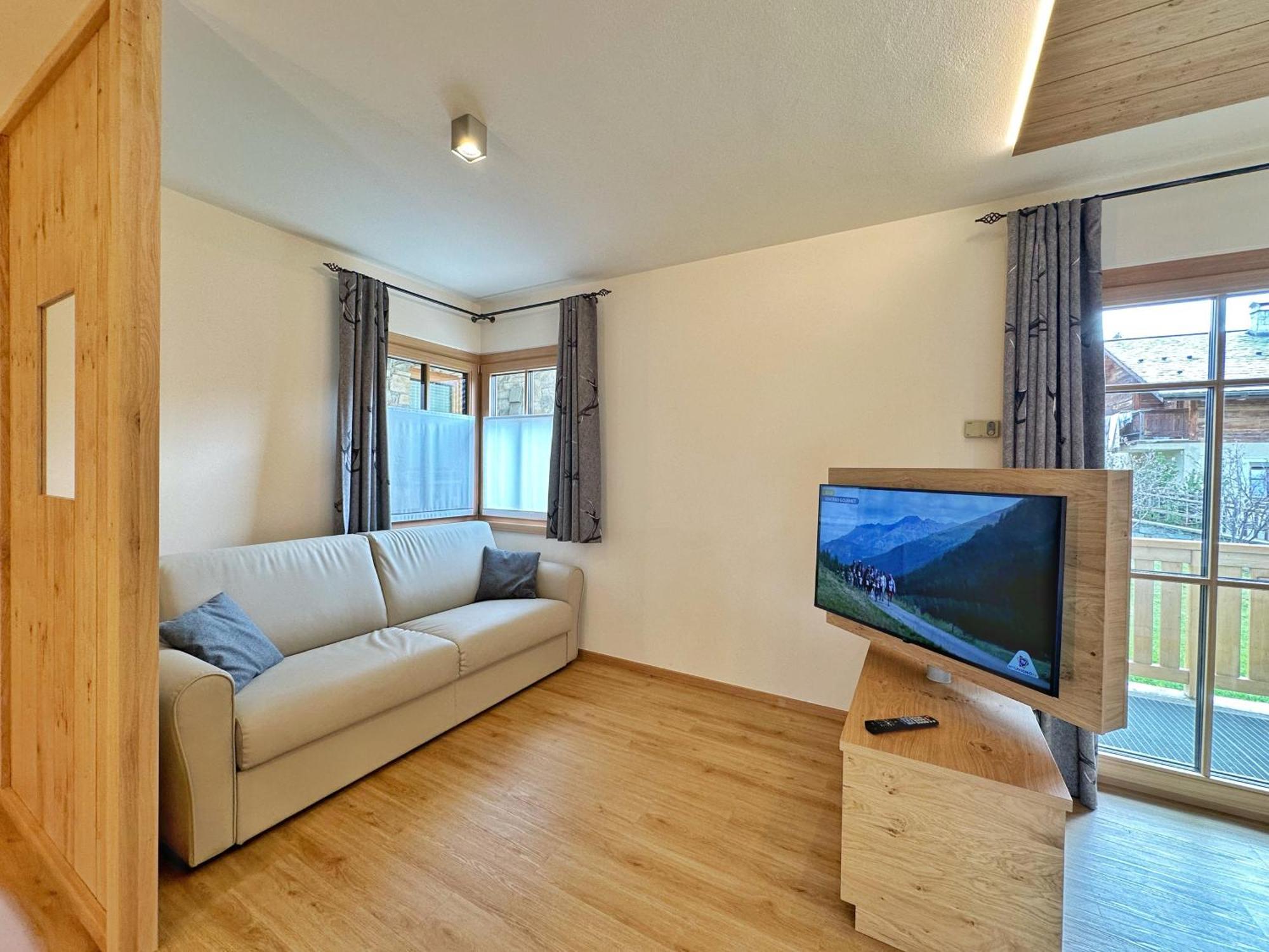 Superior One-Bedroom Apartment Balcony