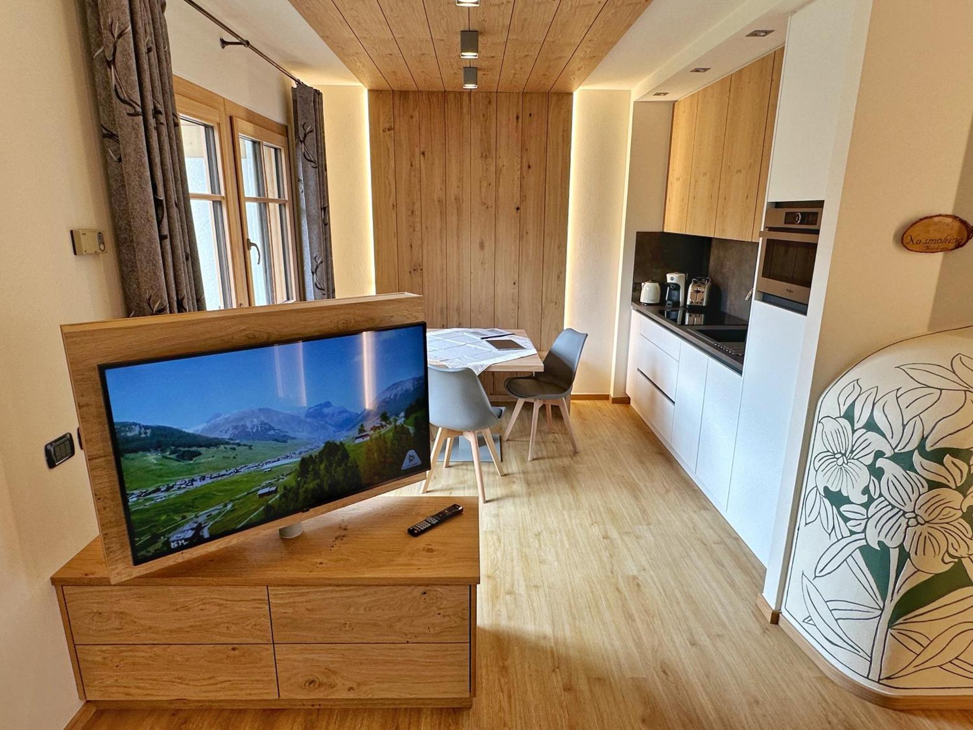 Superior One-Bedroom Apartment Balcony