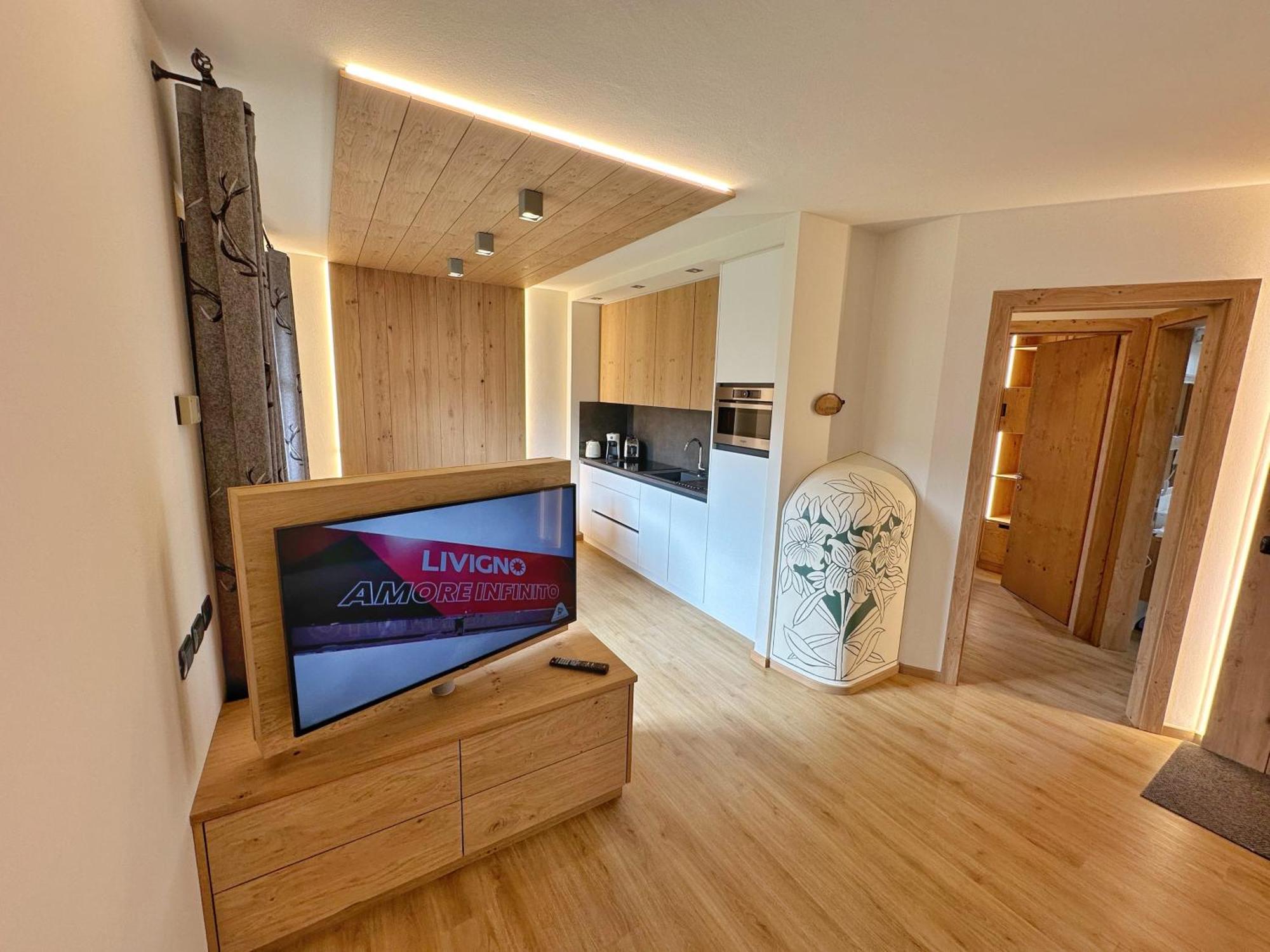 Superior One-Bedroom Apartment Balcony
