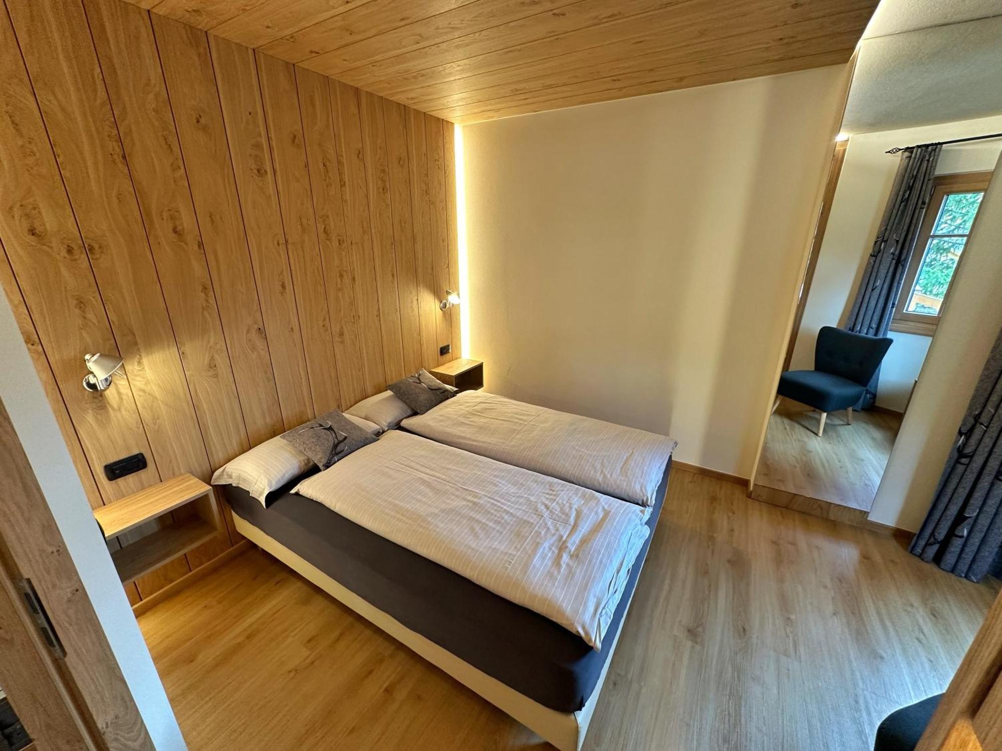 Superior One-Bedroom Apartment Balcony