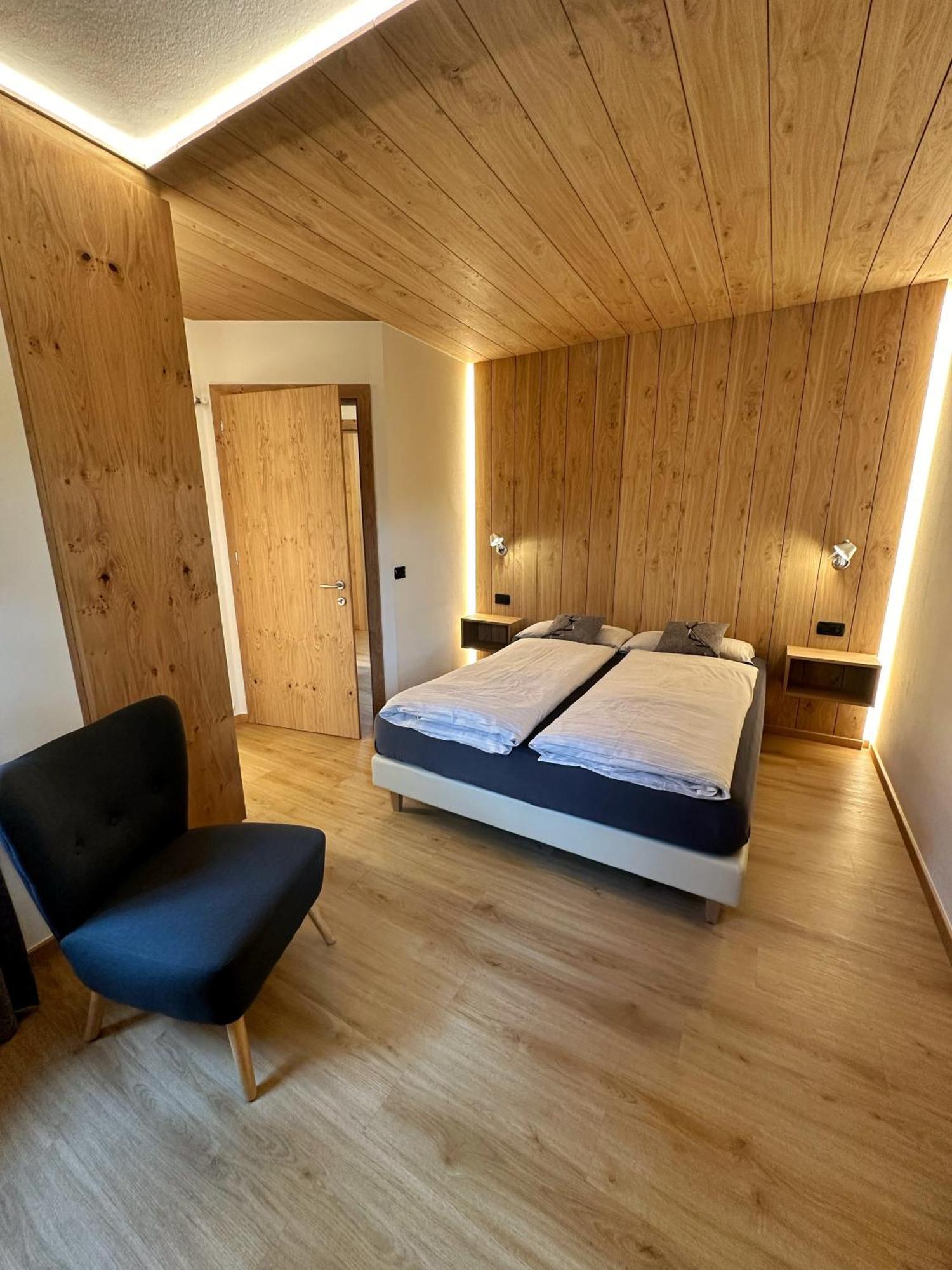 Superior One-Bedroom Apartment Balcony
