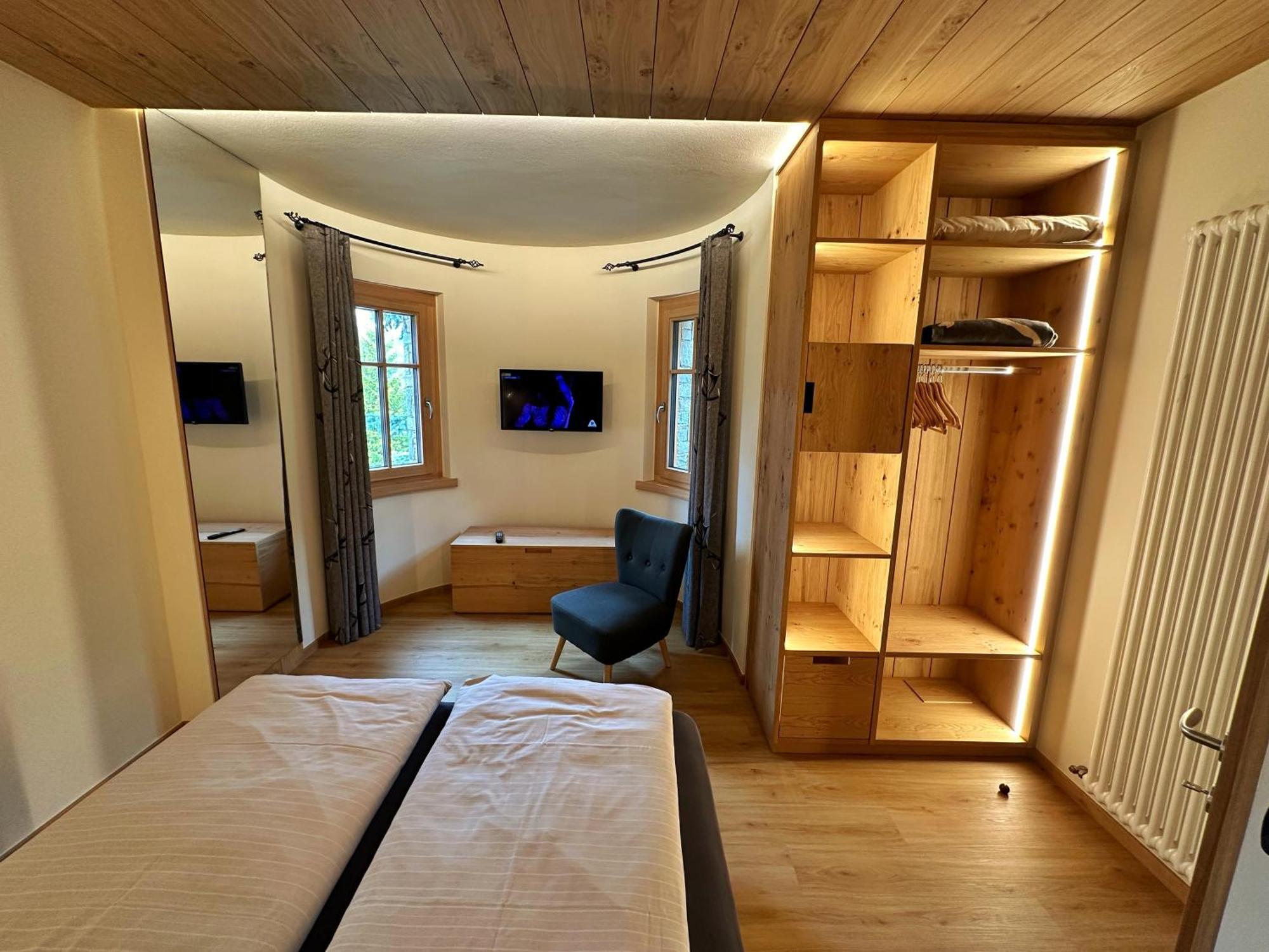 Superior One-Bedroom Apartment Balcony