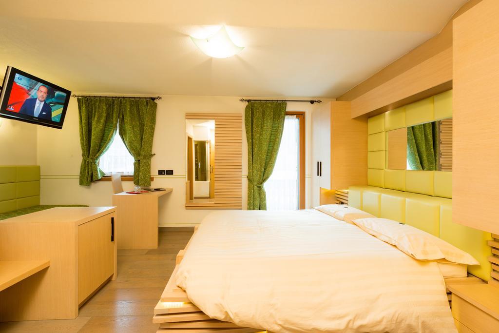 Deluxe Room sauna