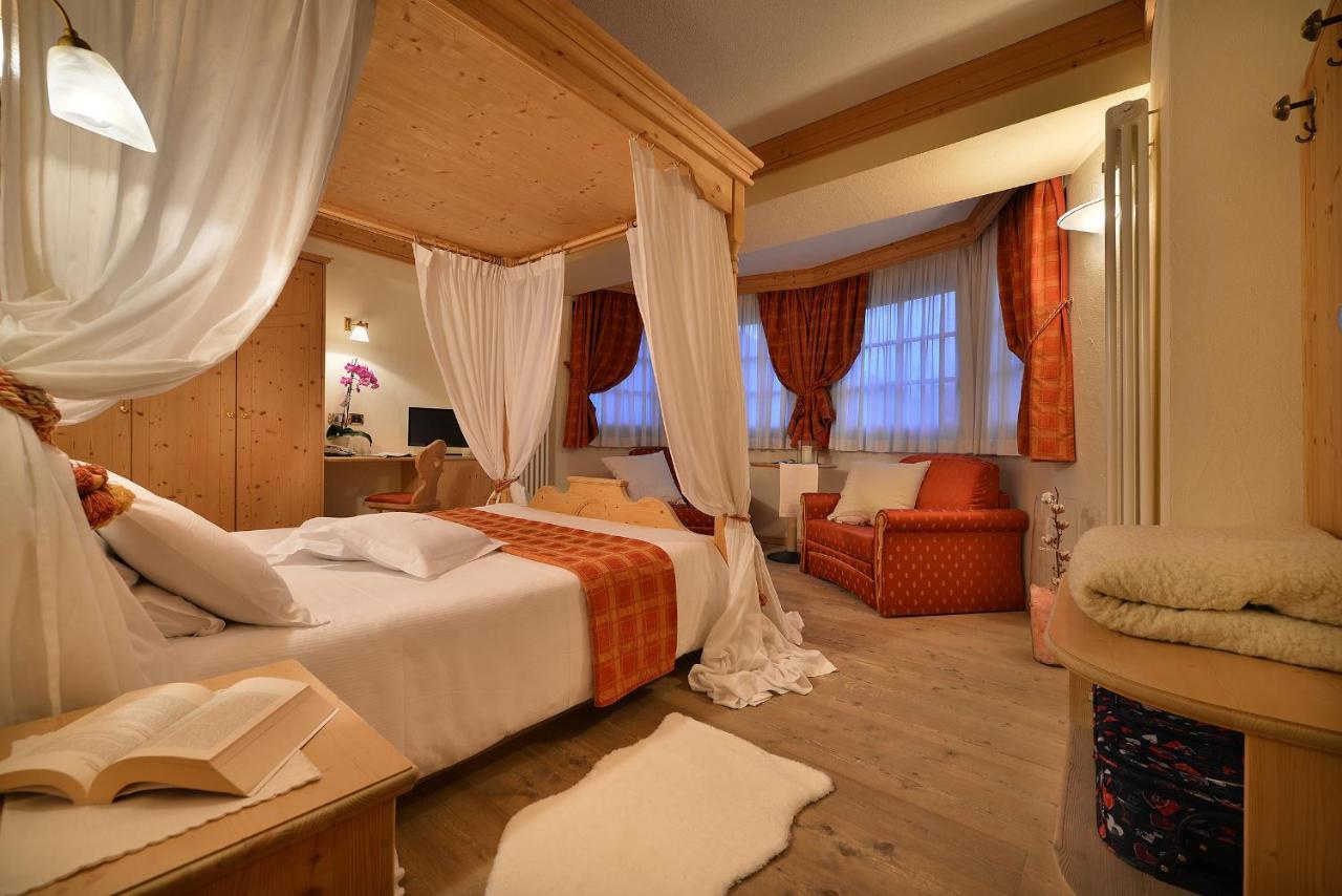 Deluxe Double Room Shower