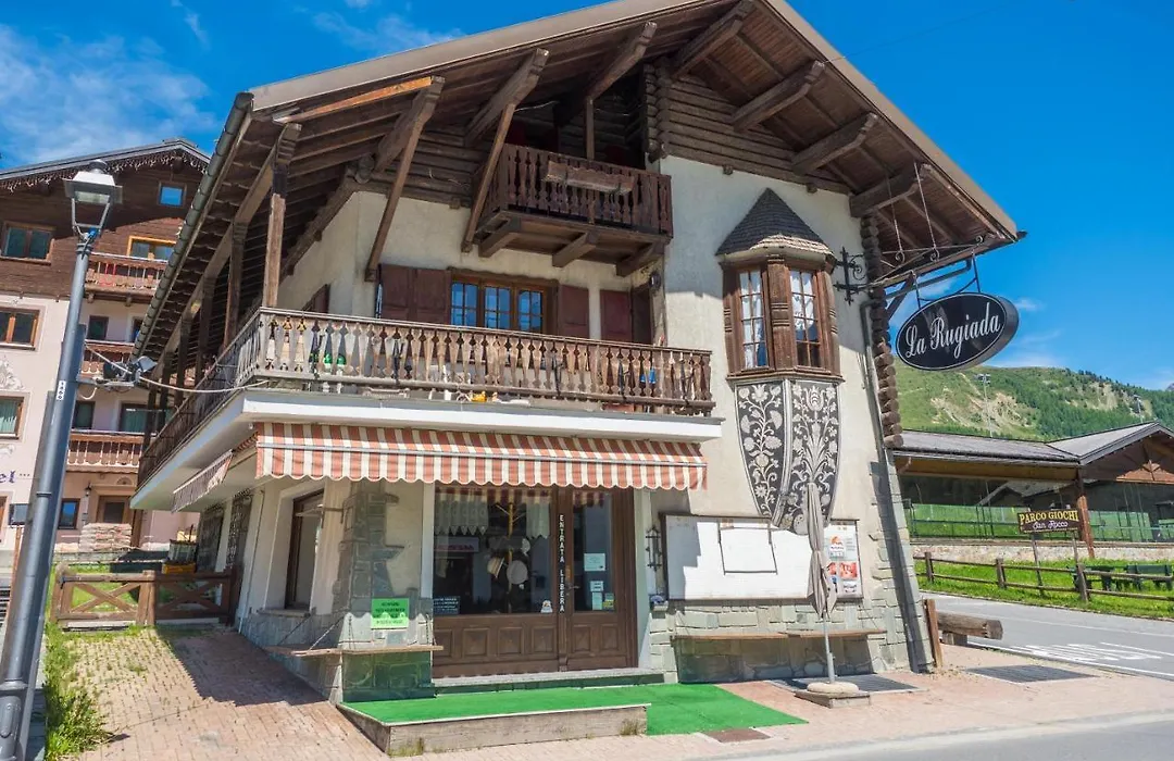 Apartments & Rooms Myholidaylivigno-1