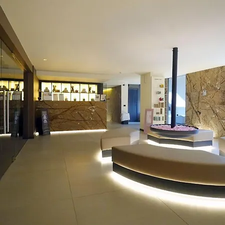 Alexander Charme Hotel-3